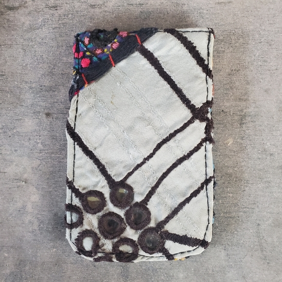 🐨 Free People Boho Embroidered Repurposed vtg banjara hippie Wallet card case - Picture 8 of 11